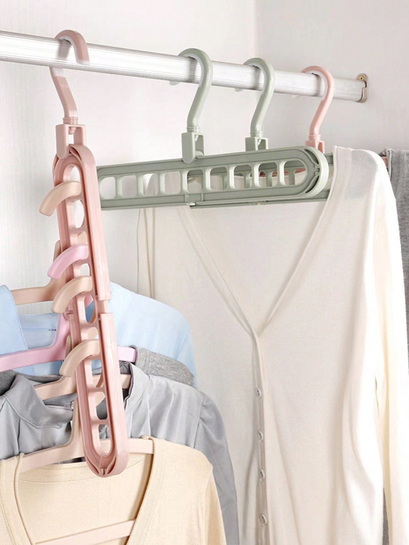 FlexiRack™ | Rotate, Store, and Save Space Effortlessly!