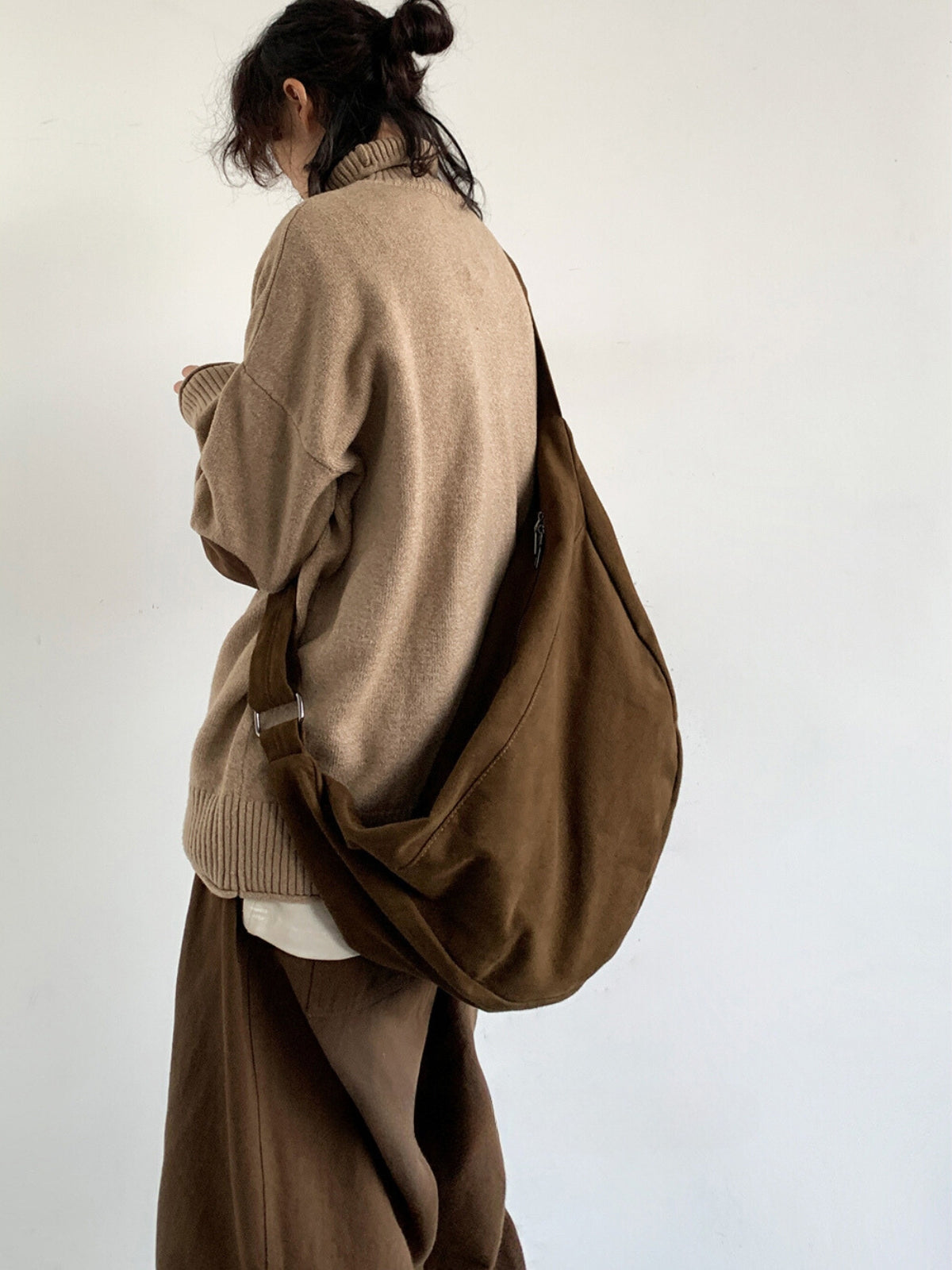 Blake™ | A Versatile Crossbody Built for Life on the Go!