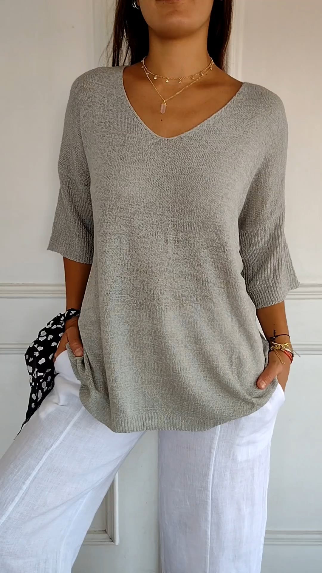 BasicKnitTop™ | Plain knitted top with V-neckline