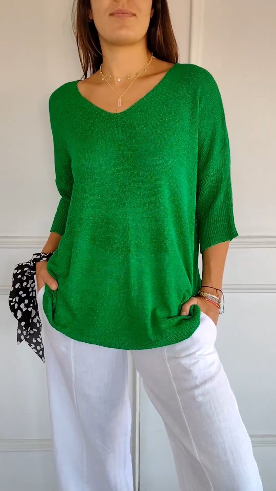 BasicKnitTop™ | Plain knitted top with V-neckline