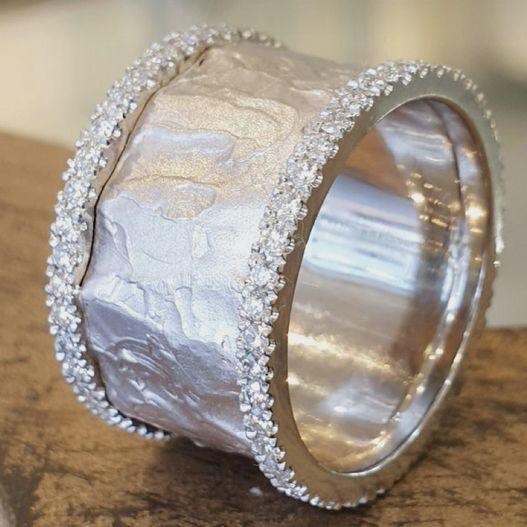 Velith™ | Vintage Silver Zirconia Ring