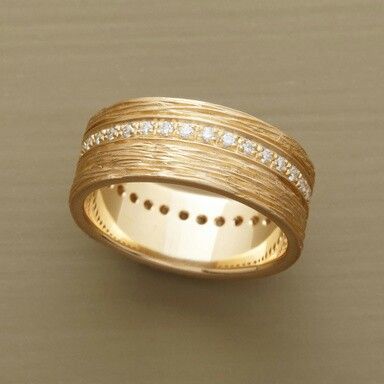 Vintage fine gold ring with zirconia