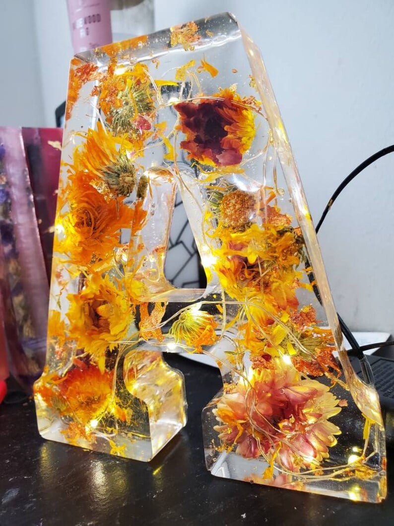 FloraGlow™ | Handmade Floral Night Light for a Dreamy Ambiance