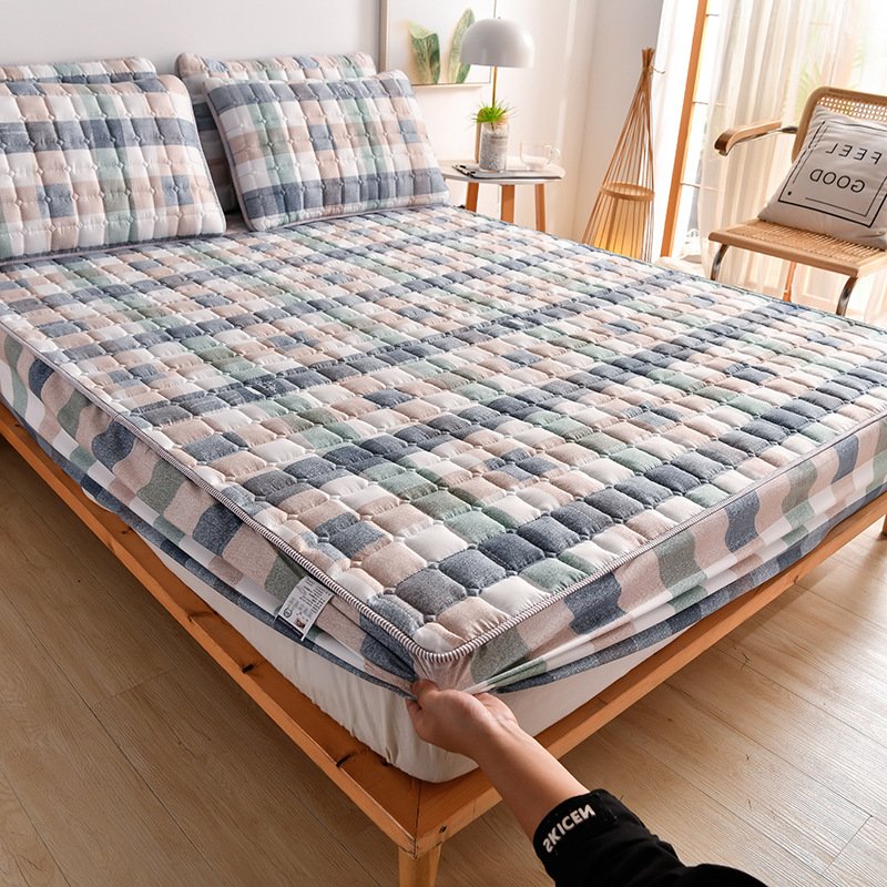 CloudLoom™ | Breathable Elegance for Every Mattress