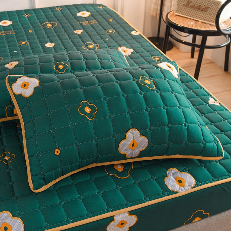 CloudLoom™ | Breathable Elegance for Every Mattress
