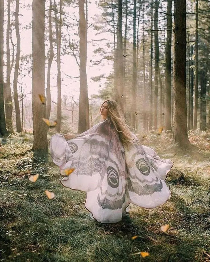 Elaria™ | Wrap Yourself in Magic — A Cape as Wild and Free as You