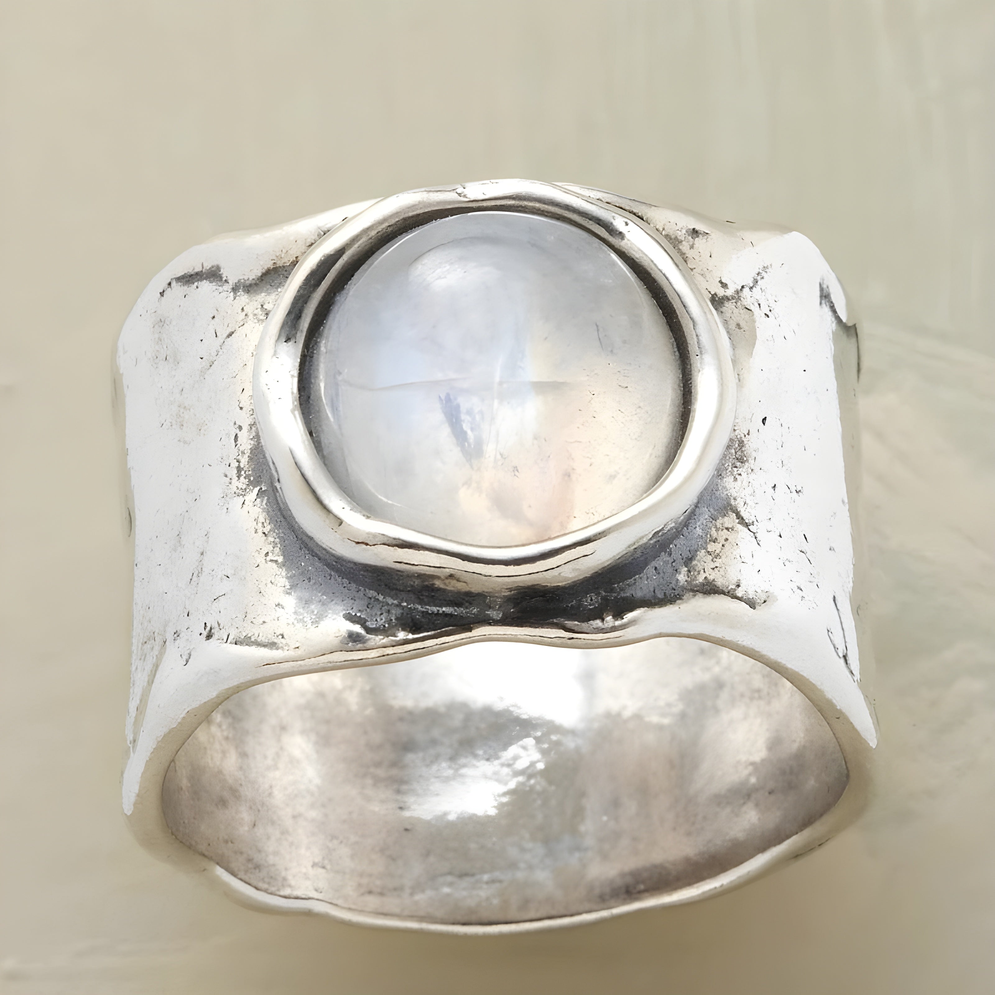 Timeless silver ring with moonstone