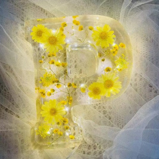 FloraGlow™ | Handmade Floral Night Light for a Dreamy Ambiance