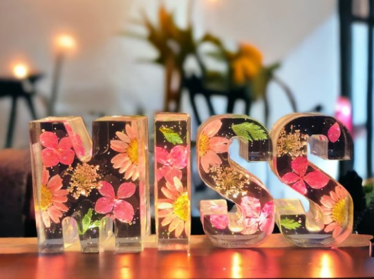 FloraGlow™ | Handmade Floral Night Light for a Dreamy Ambiance