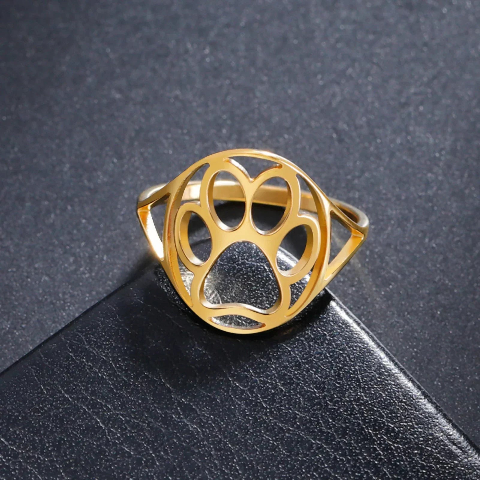 Veloura™ | A Ring That Honors Unconditional Love