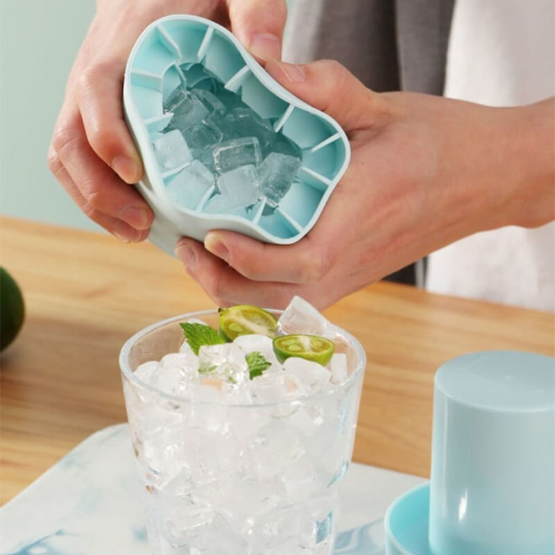 QuickCube™ | Perfect Ice Cubes, No Hassle!