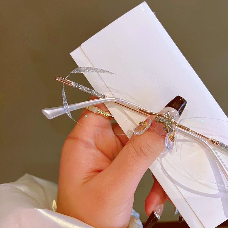 VistaLux™ | Ultra-Light Frames, Ultra-Strong Protection!