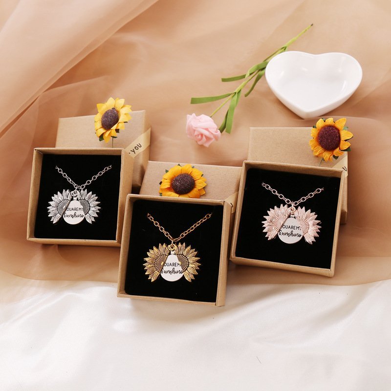 Noira™ | A Bloom That Never Fades