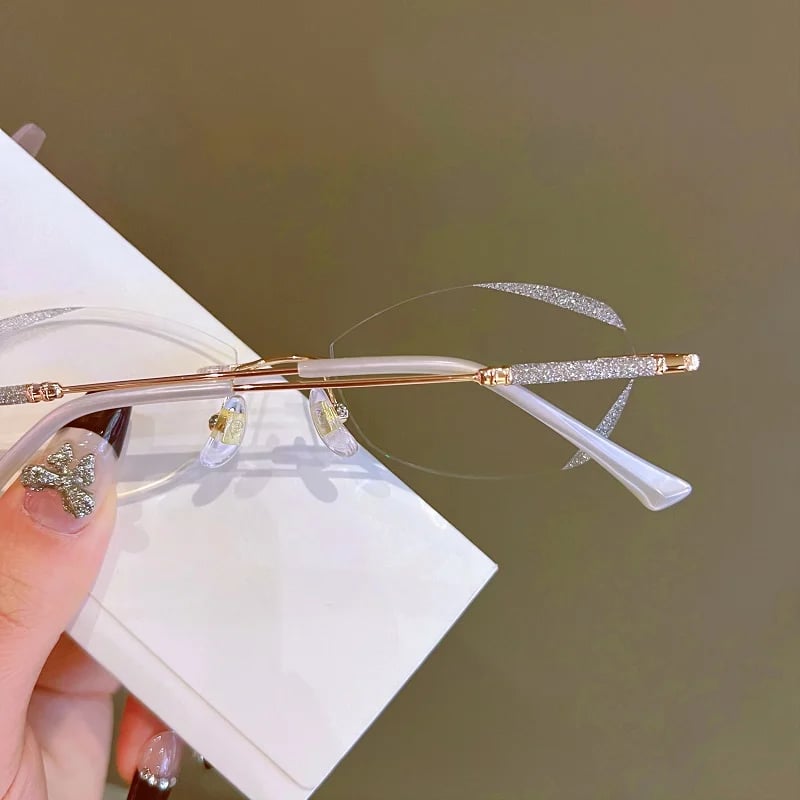 VistaLux™ | Ultra-Light Frames, Ultra-Strong Protection!