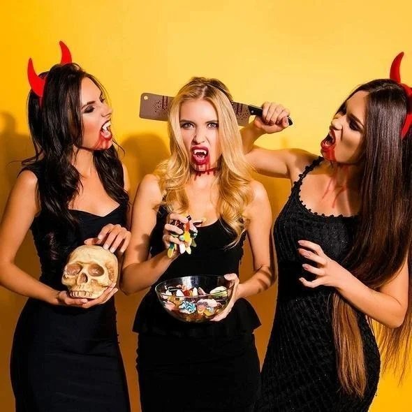 VampBite™ | Retractable Vampire Fangs That Snap Into Scare Mode!