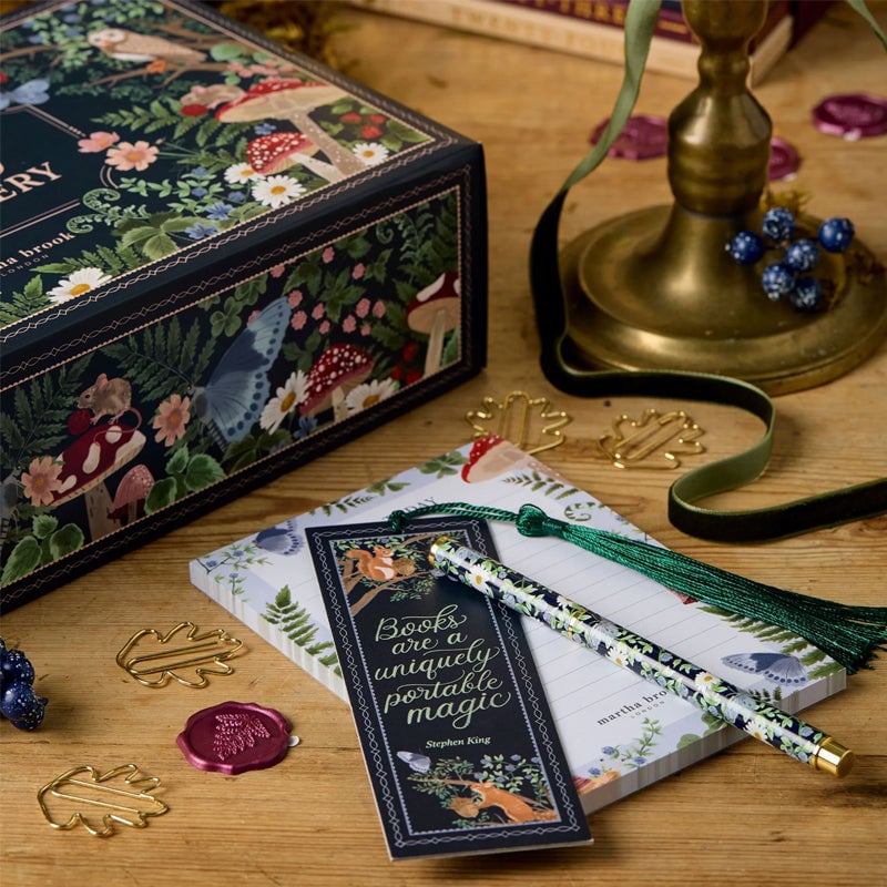 MerryNotes™ | A Magical Countdown to Christmas for Stationery Lovers