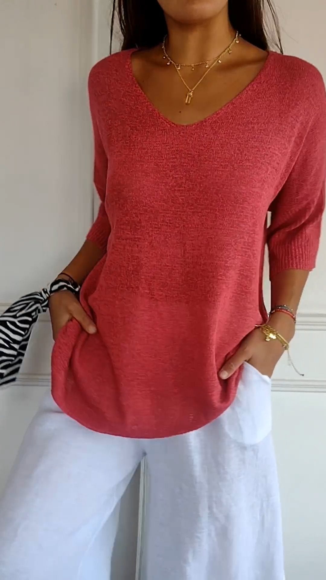 BasicKnitTop™ | Plain knitted top with V-neckline